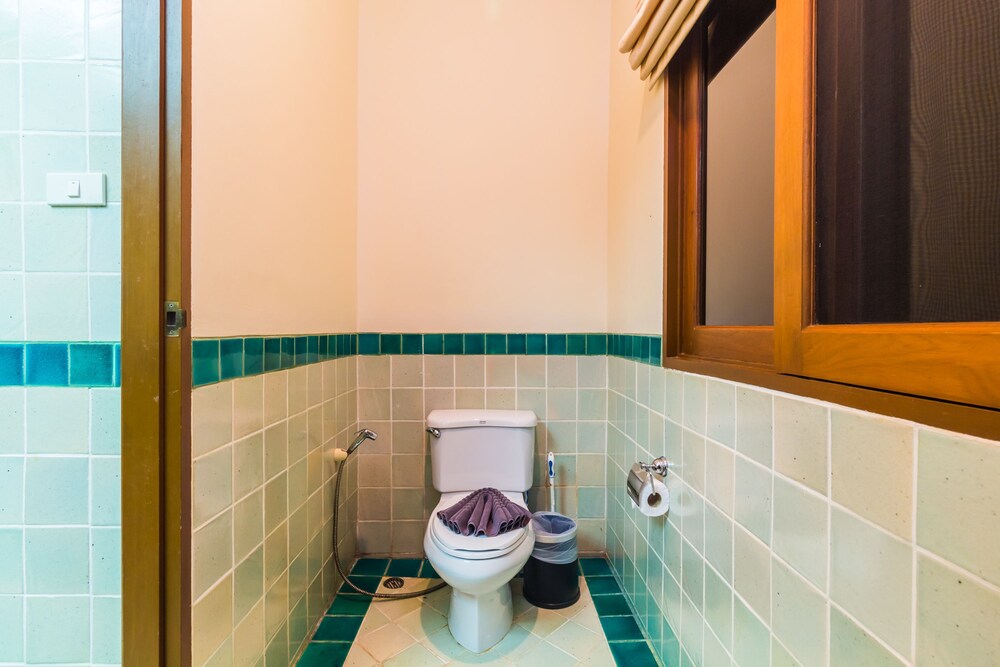 Lakewood Hills Villa by Lofty