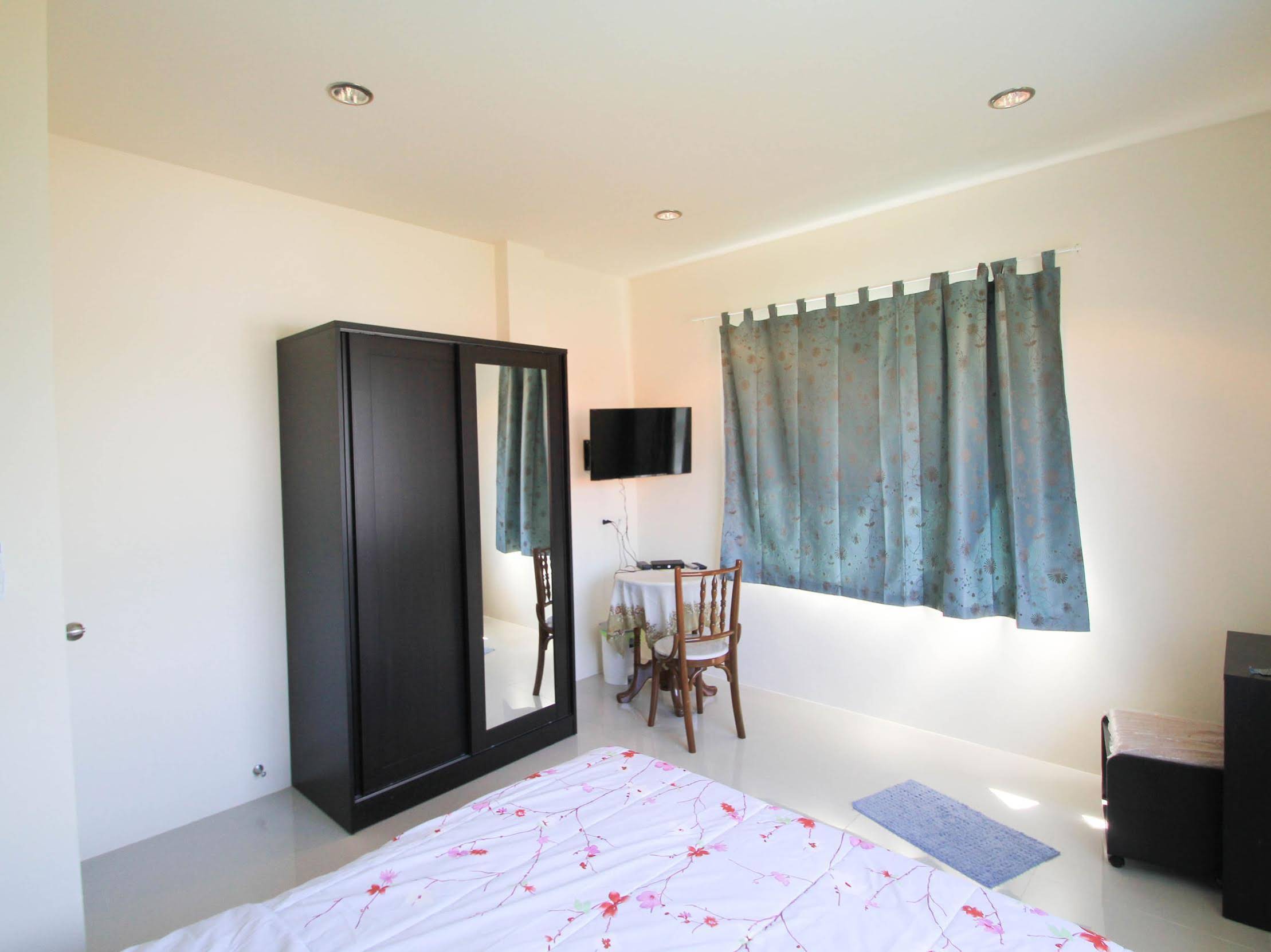 Nu Phuket Airport Residence