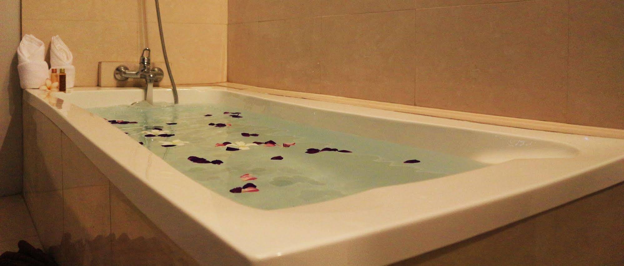 Royal Lee Resort & Spa