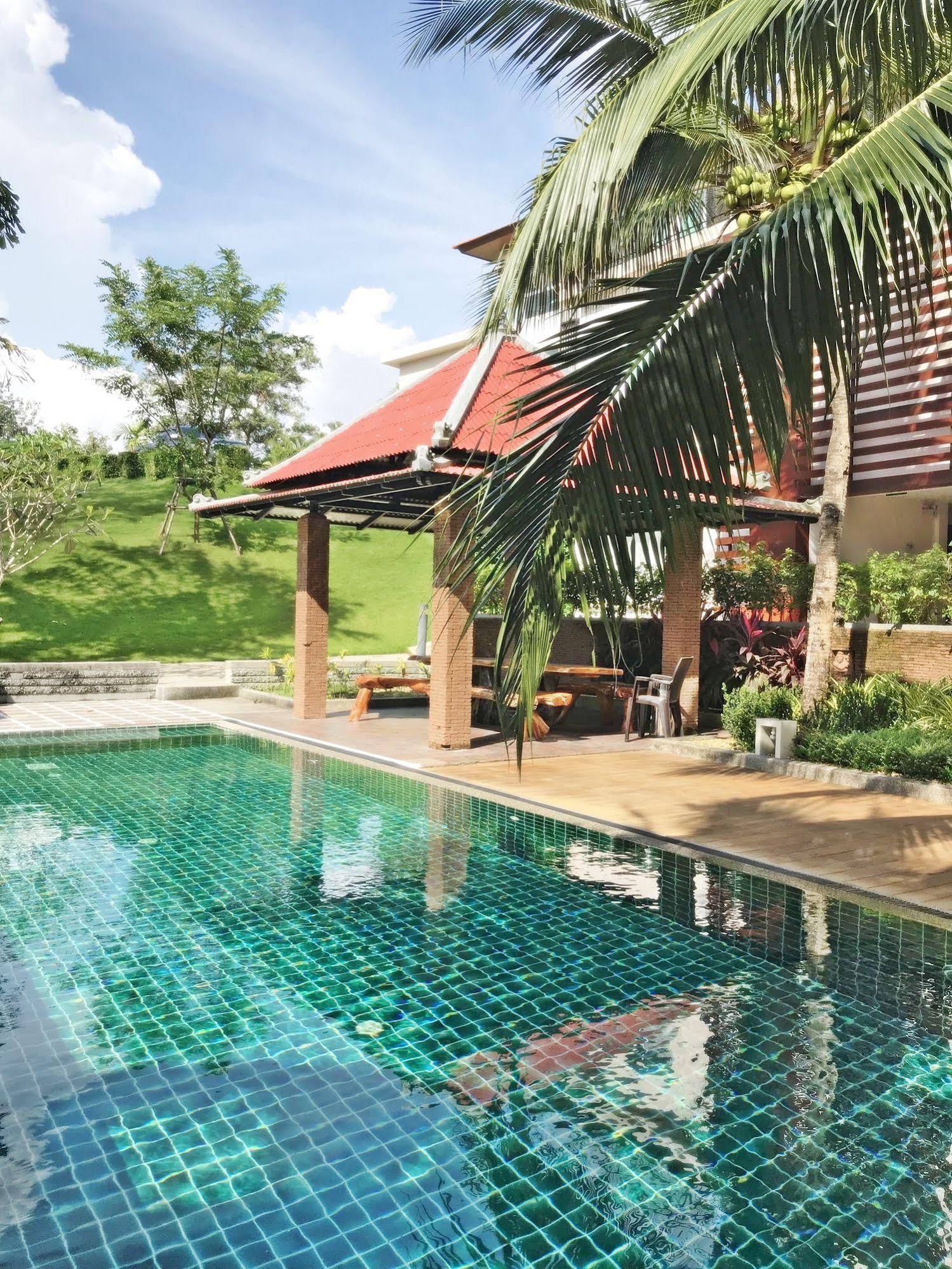 Royal Lee Resort & Spa