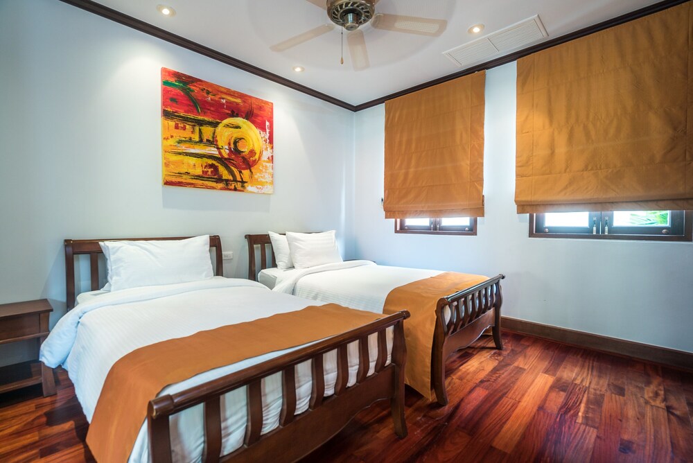 Sai Taan villas by Lofty