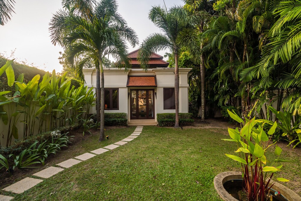Sai Taan villas by Lofty