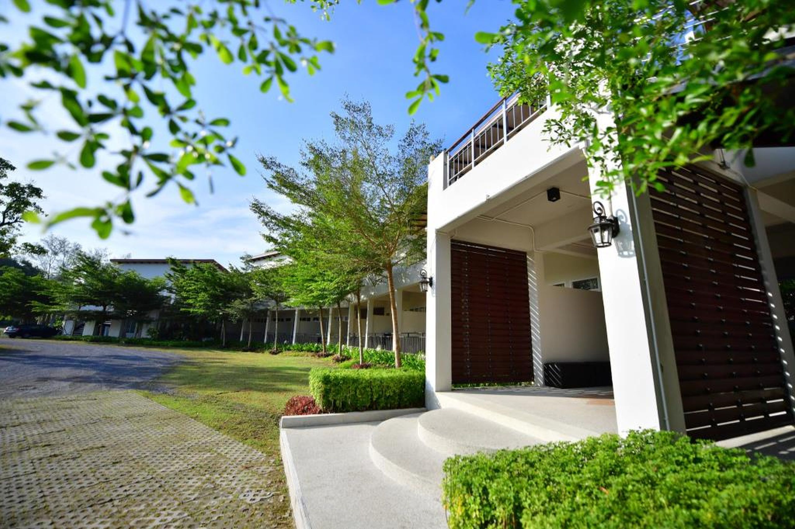 The Touch Green, Naiyang