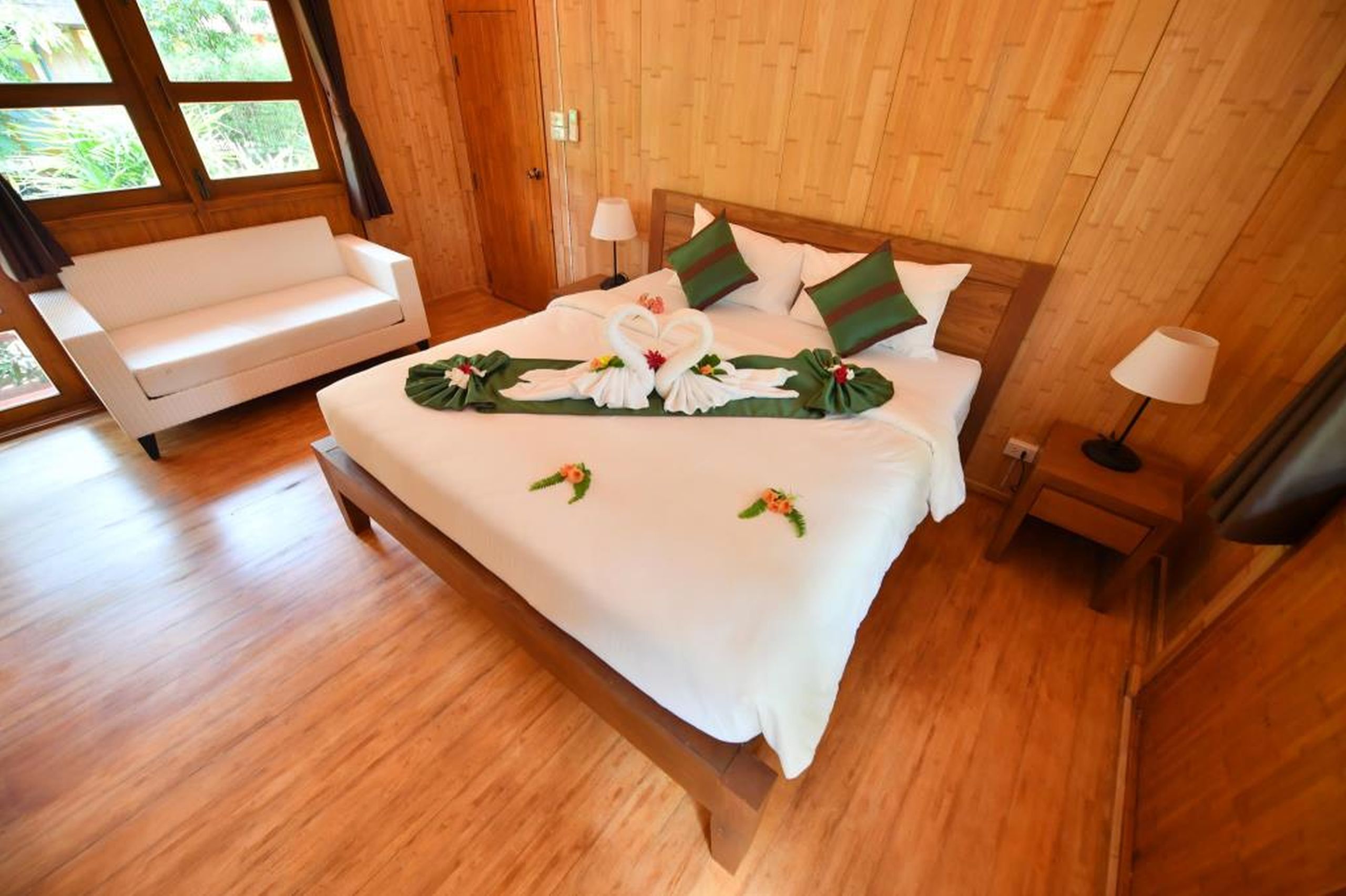 The Touch Green, Naiyang