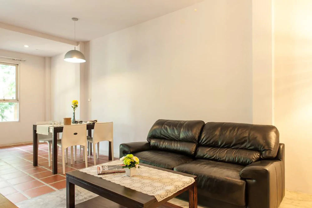 Chaofa West On The Pond