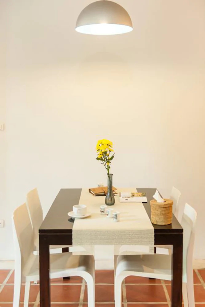 Chaofa West On The Pond