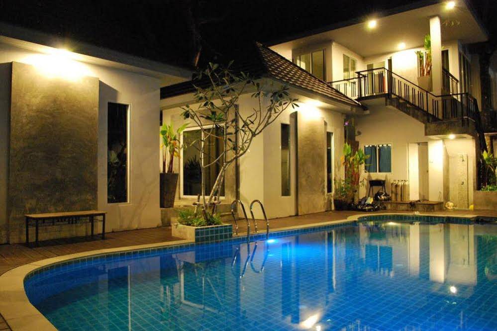 Laila Pool Village