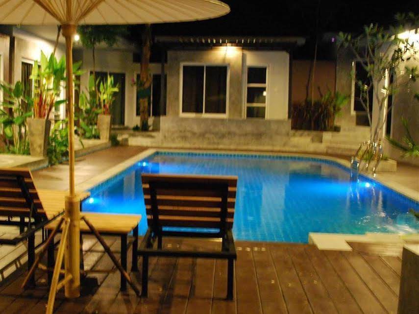 Laila Pool Village