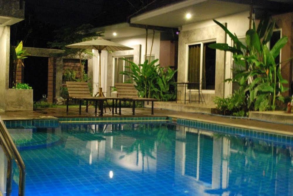 Laila Pool Village