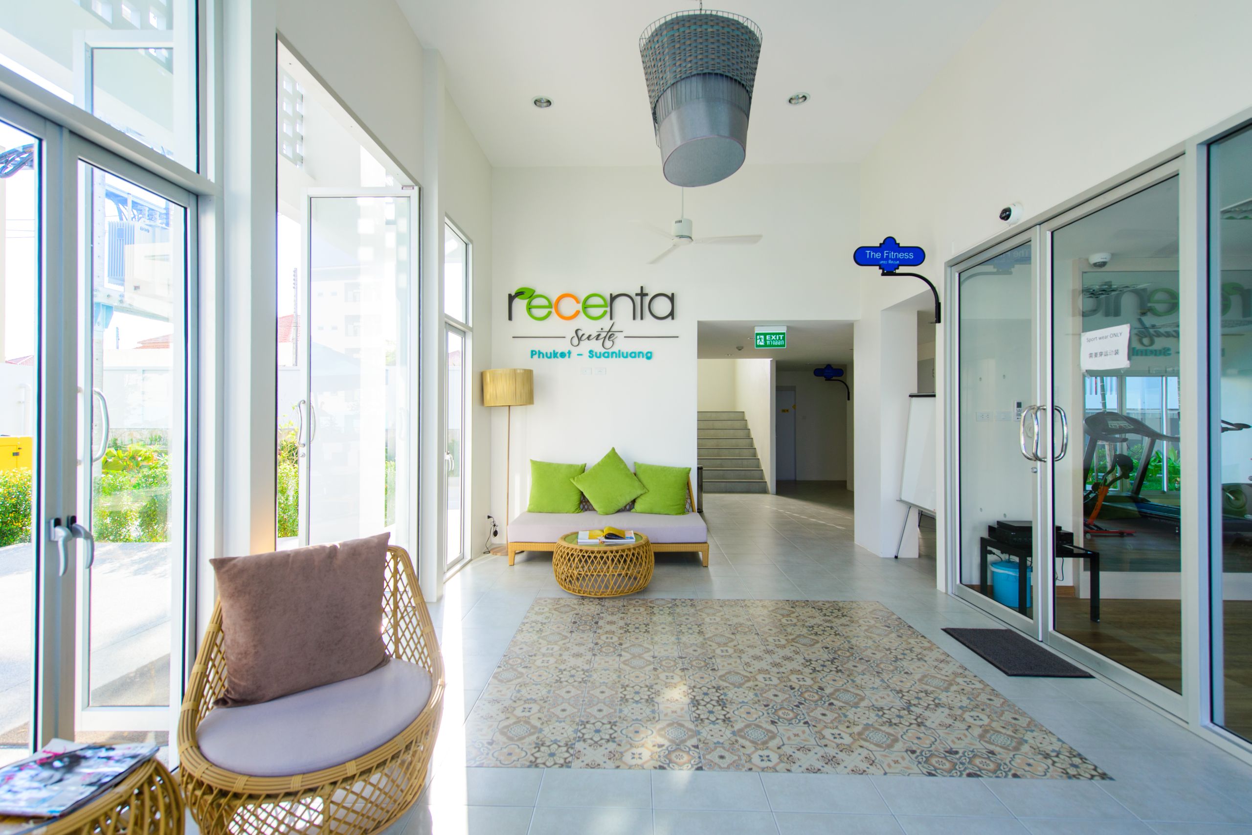 Recenta Suite Phuket Suanluang