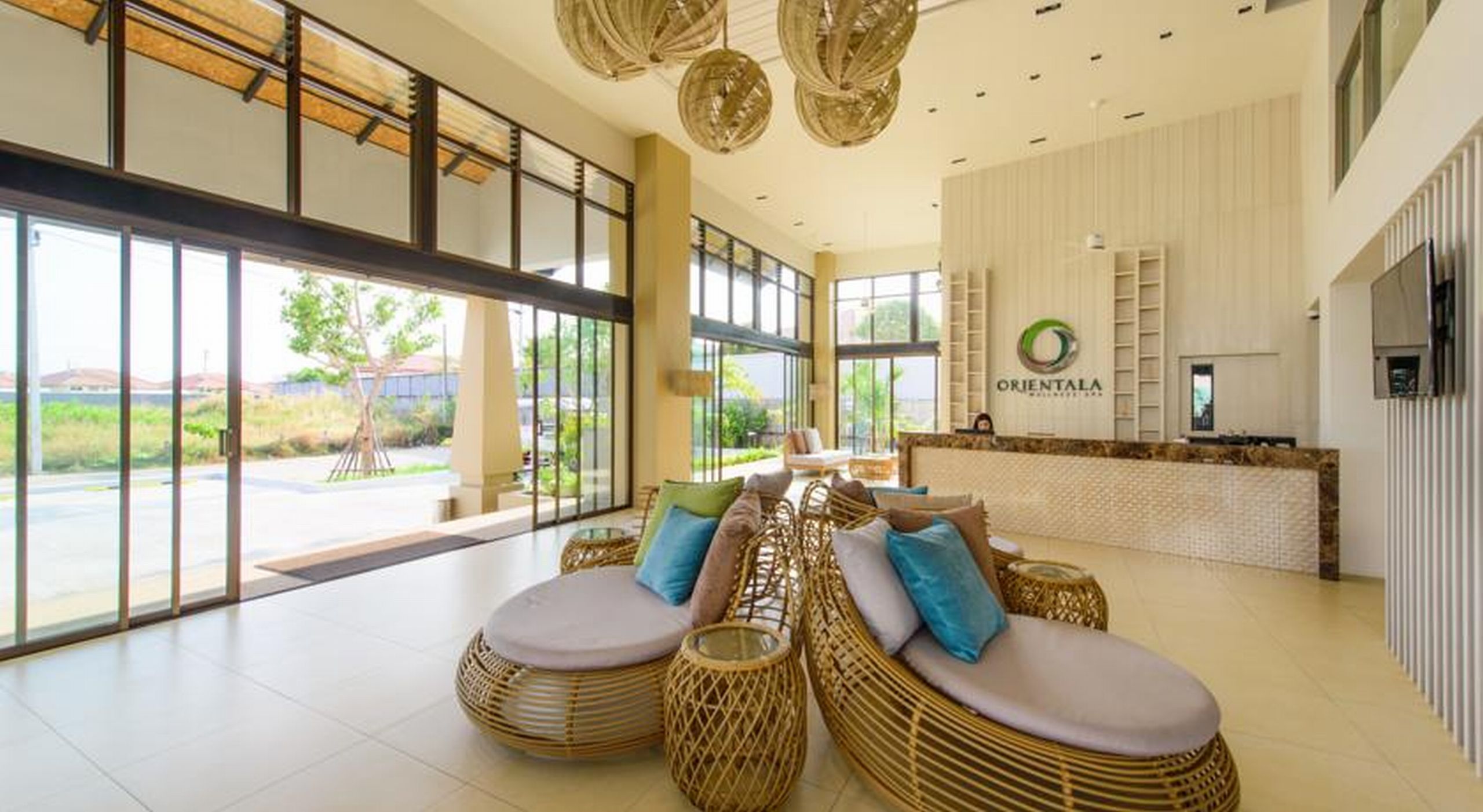Recenta Suite Phuket Suanluang