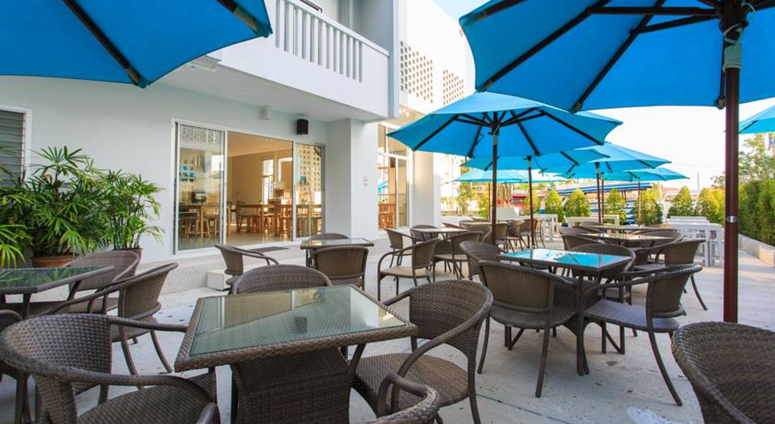 Recenta Suite Phuket Suanluang