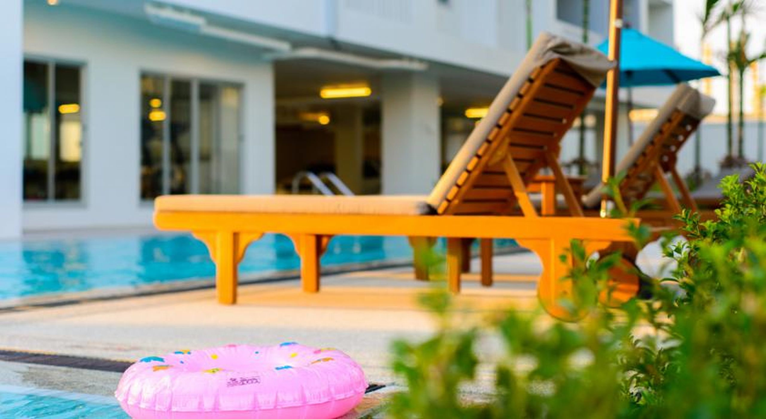 Recenta Suite Phuket Suanluang