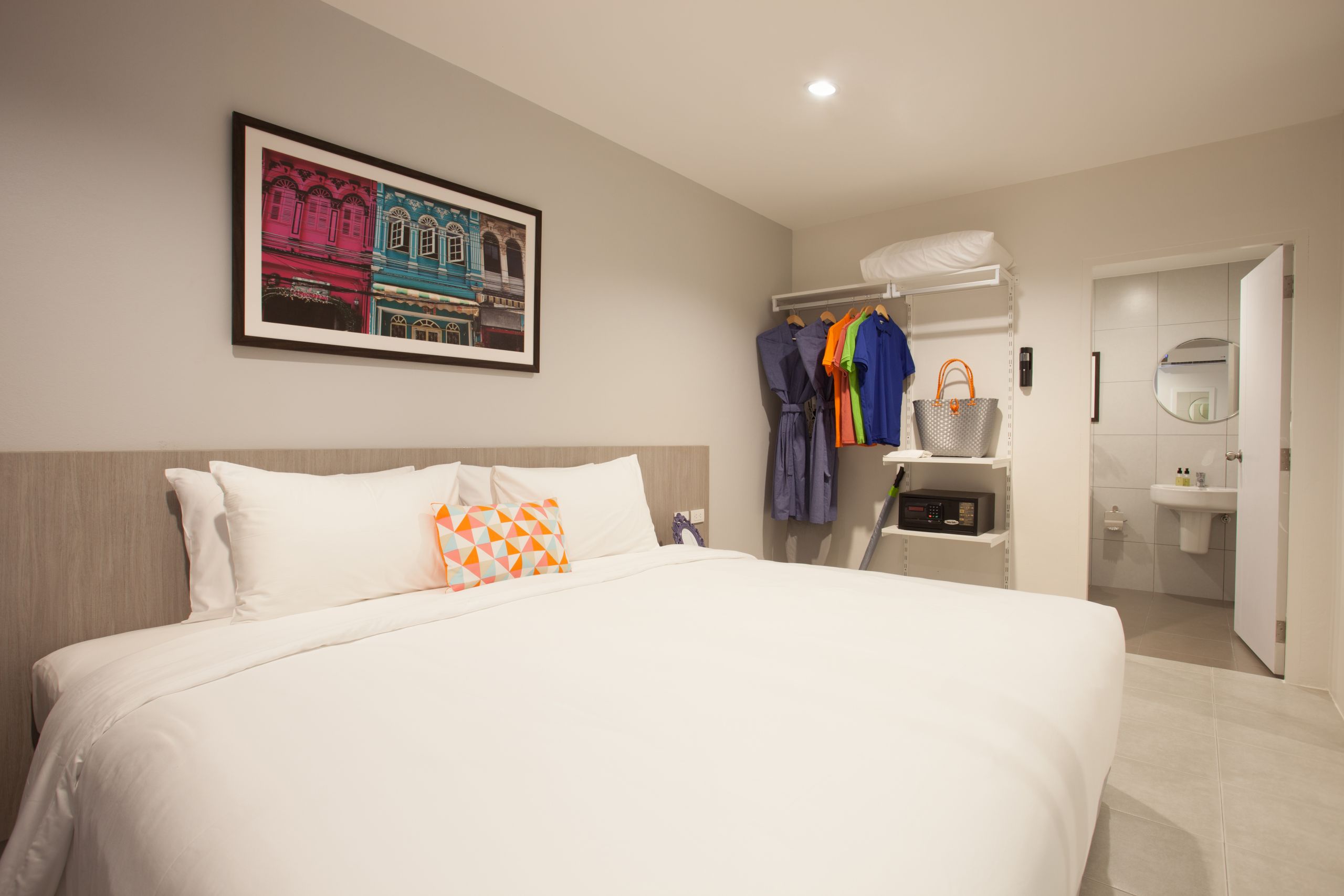 Recenta Suite Phuket Suanluang