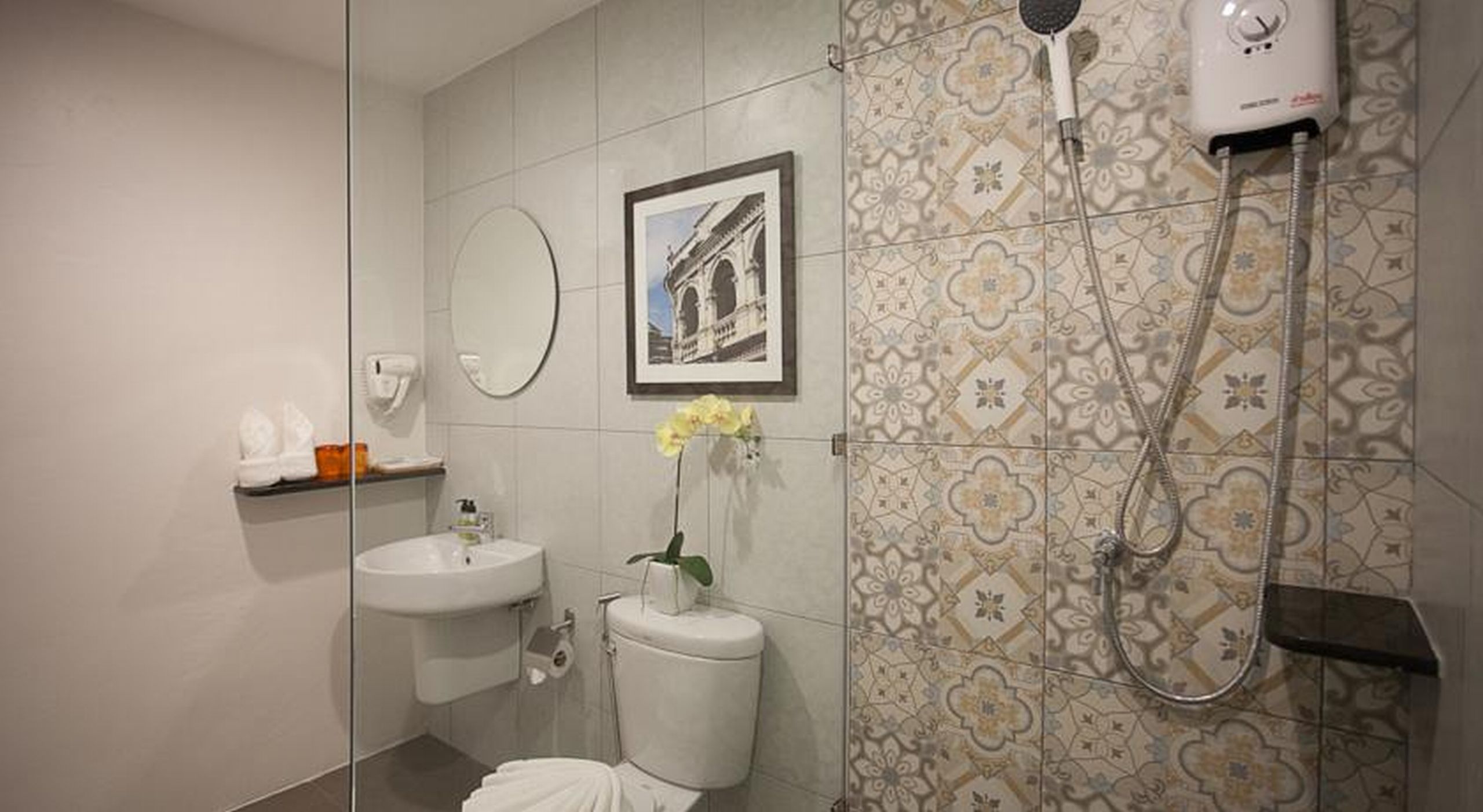 Recenta Suite Phuket Suanluang