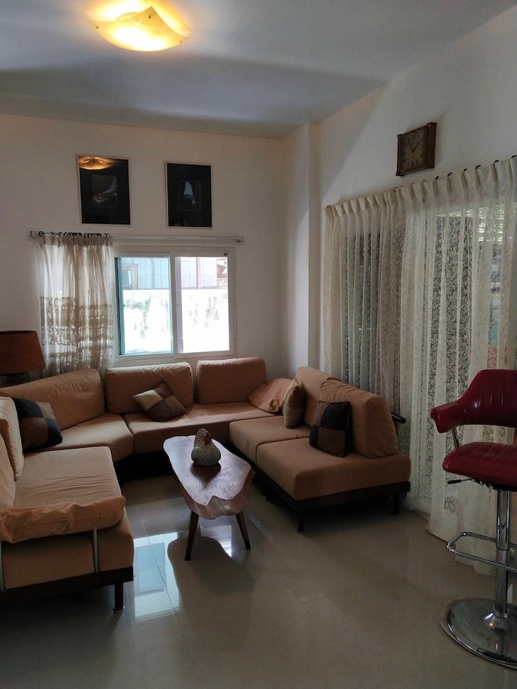 Zra House