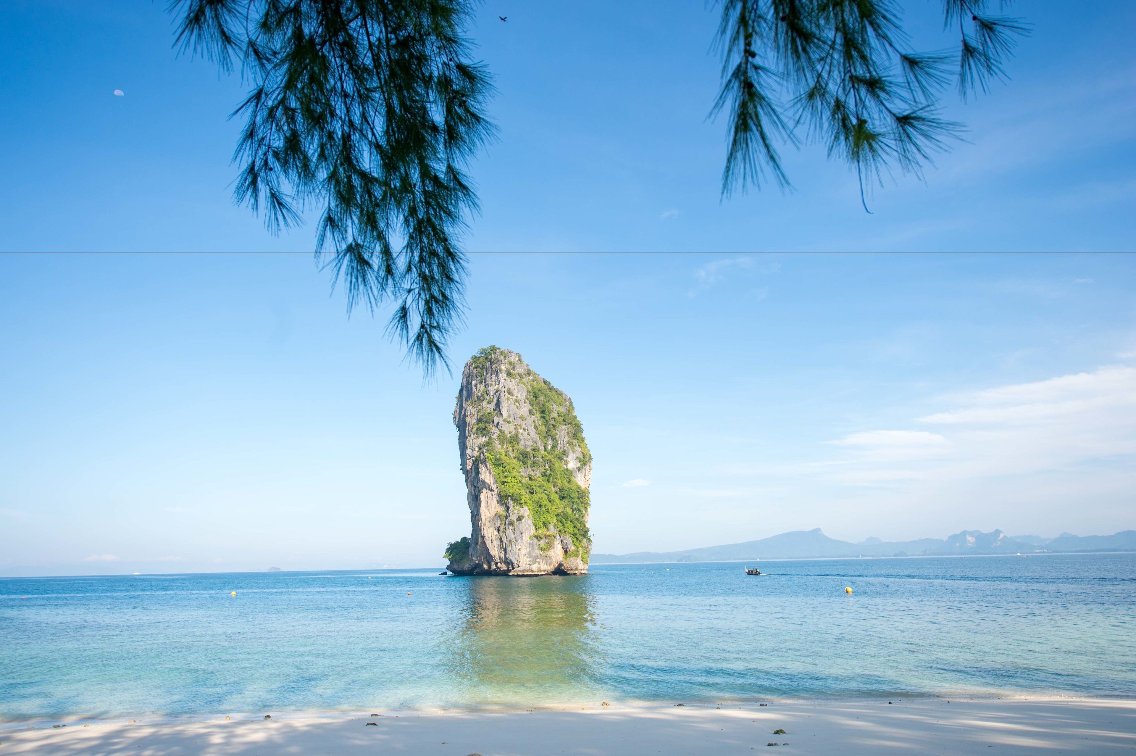 Maneetel Krabi Beachfront