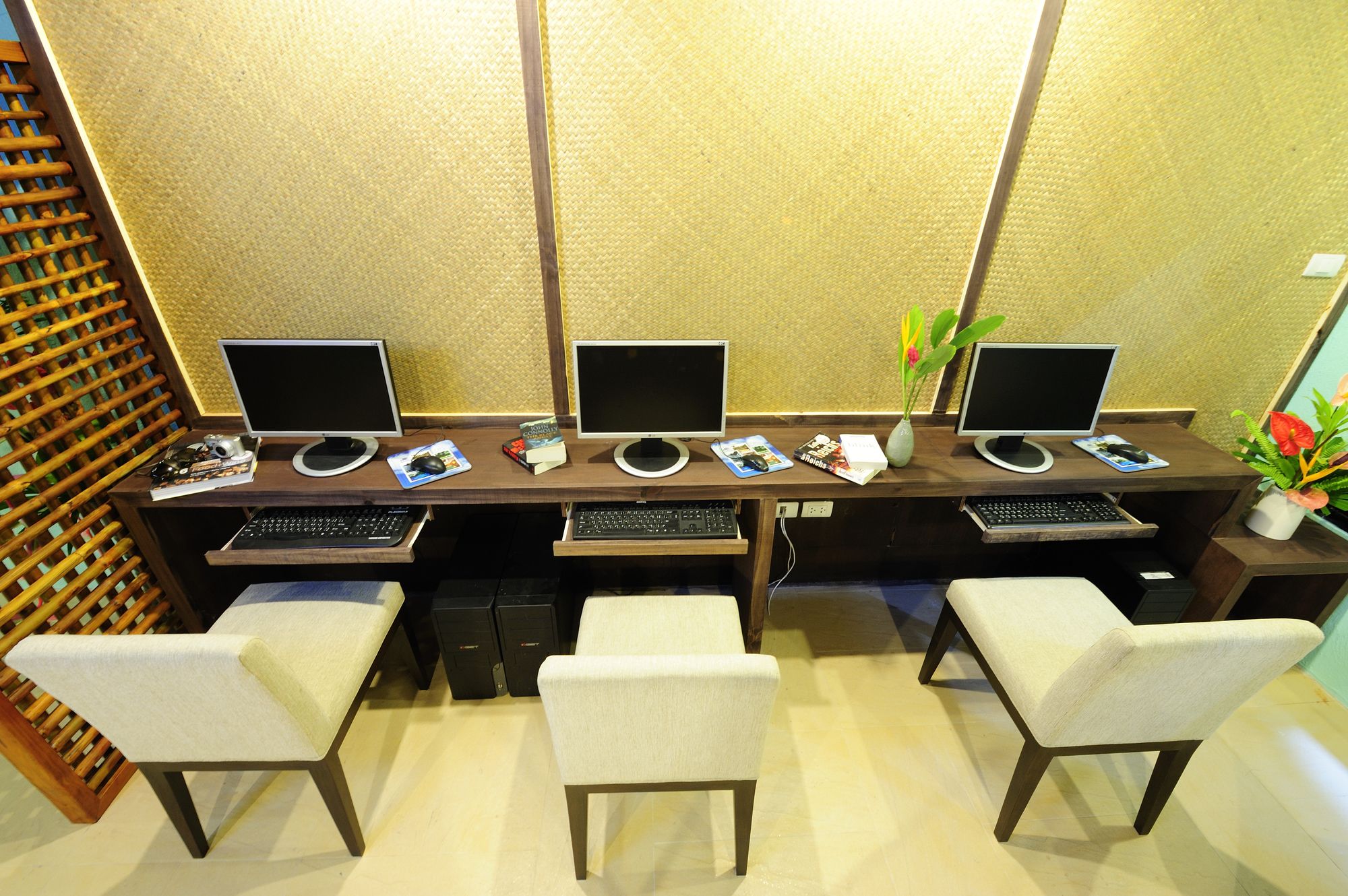 Vacation Village Phra Nang Inn