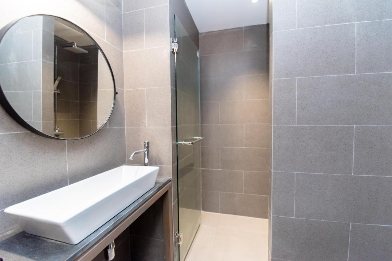 Sugar Marina Resort Cliffhanger