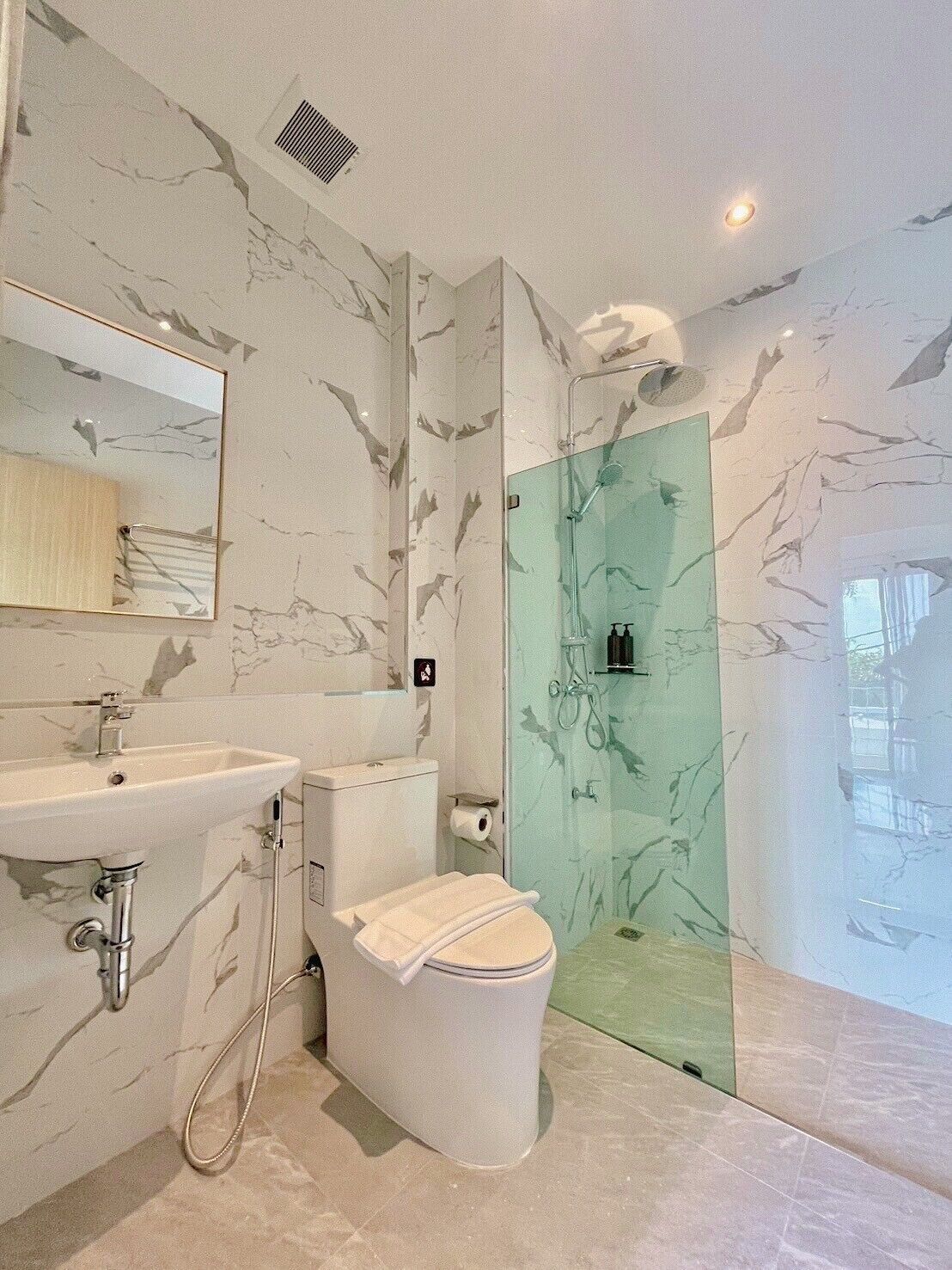 Calamint Residence Hotel