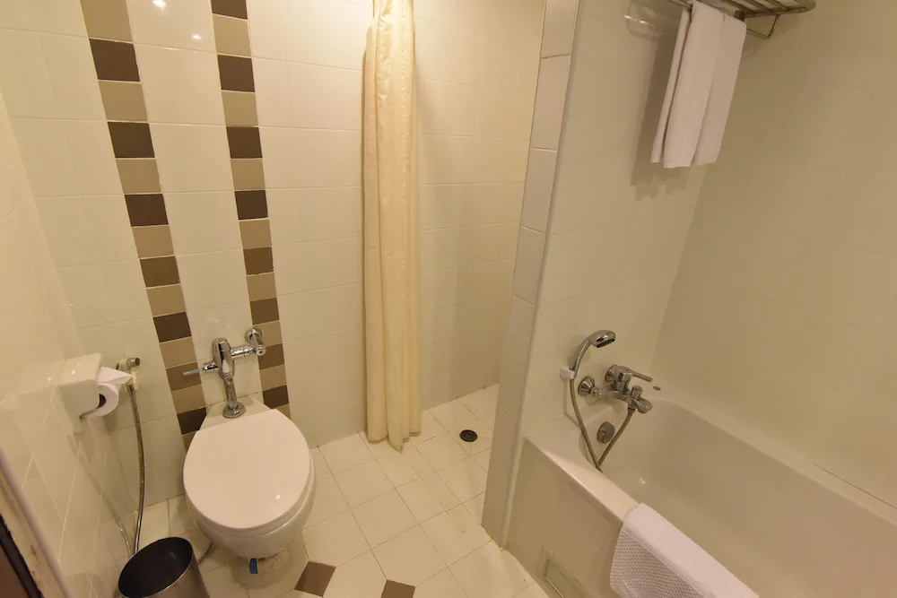 Golden Crown Grand Hotel