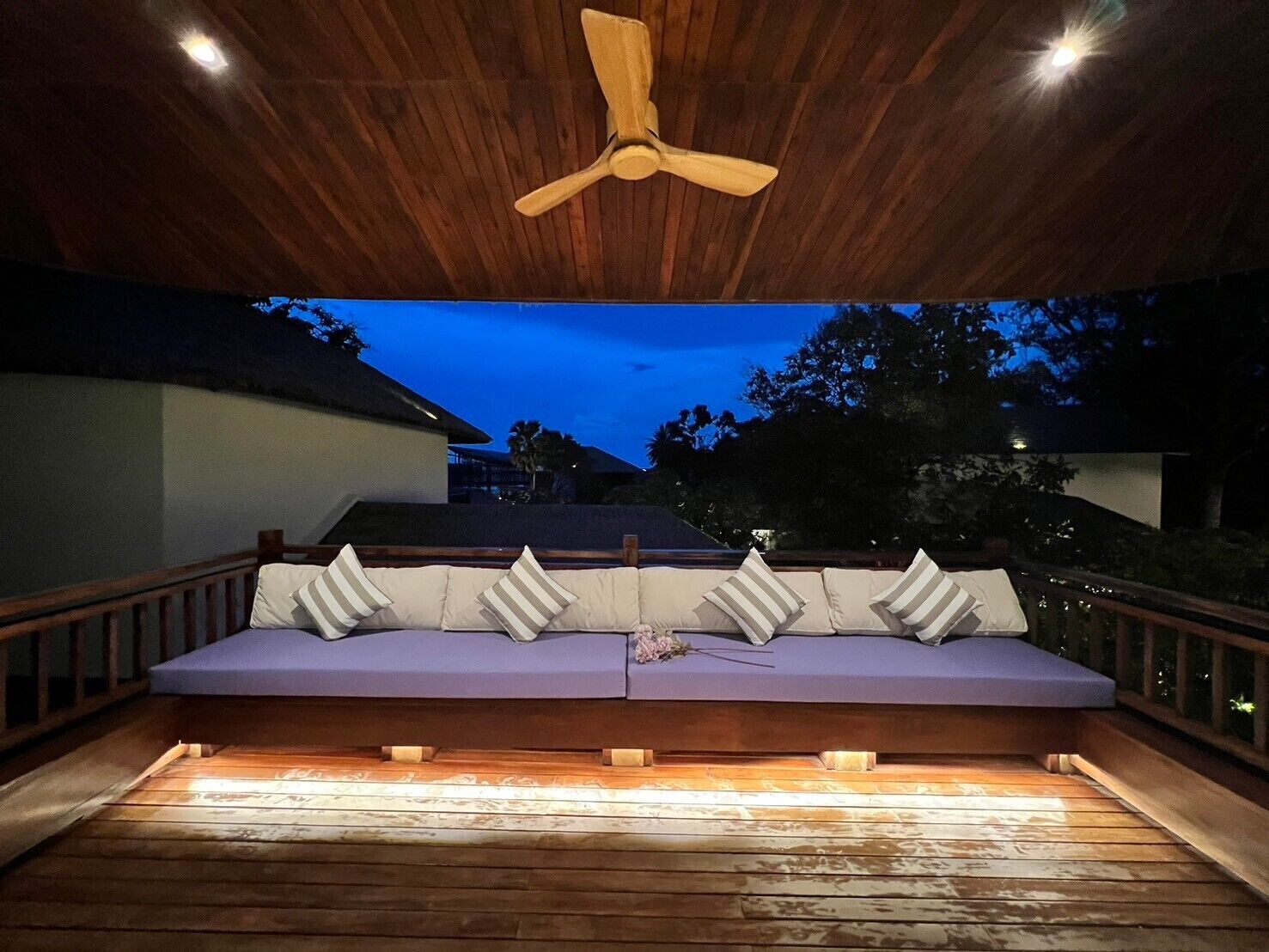 Luxtalay Khanom Hotel