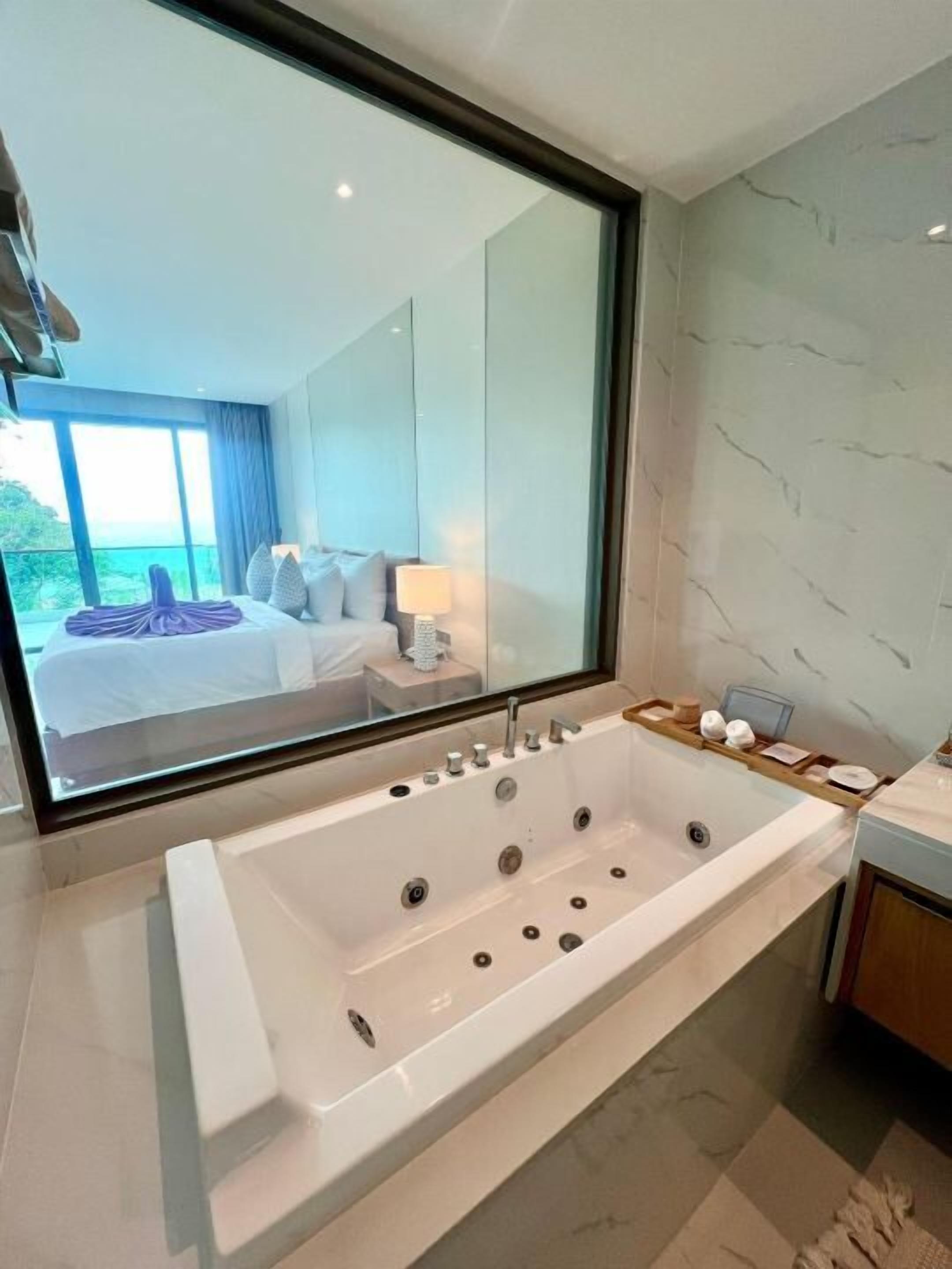 Luxtalay Khanom Hotel