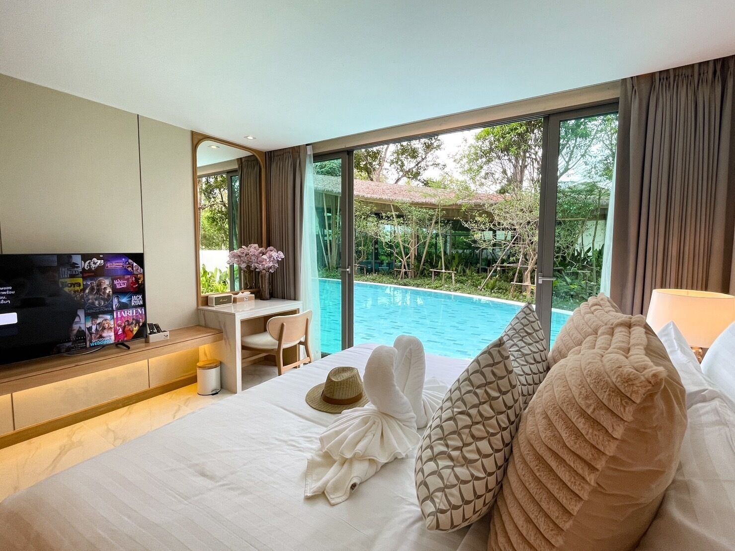 Luxtalay Khanom Hotel