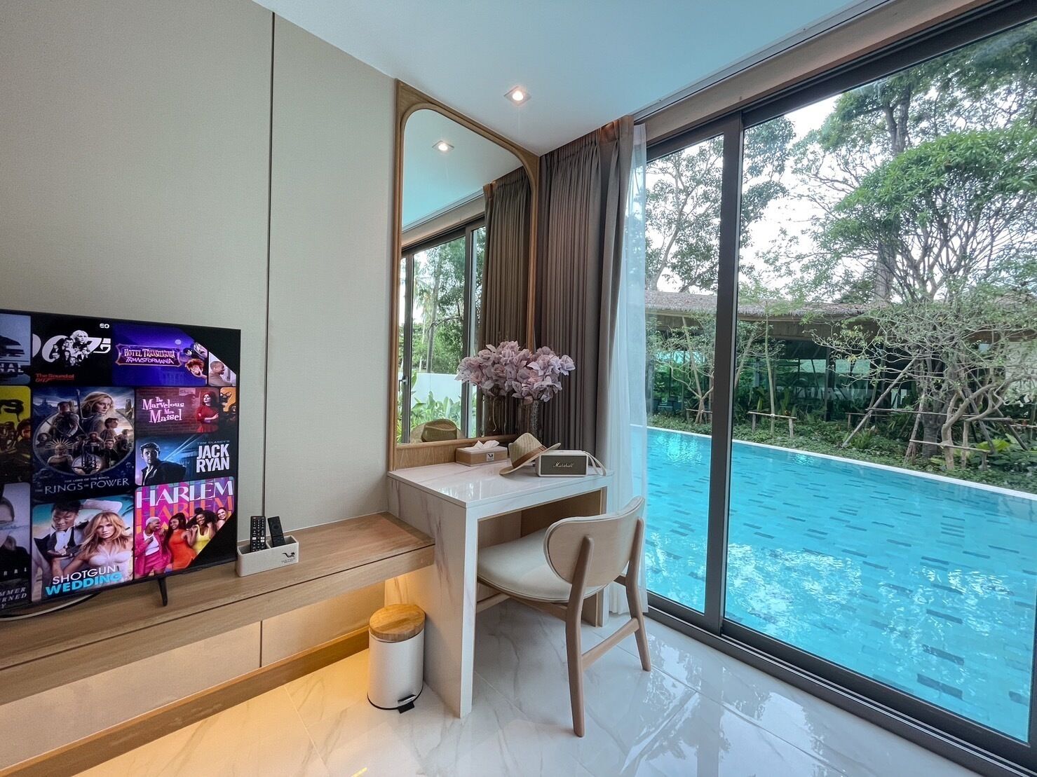 Luxtalay Khanom Hotel