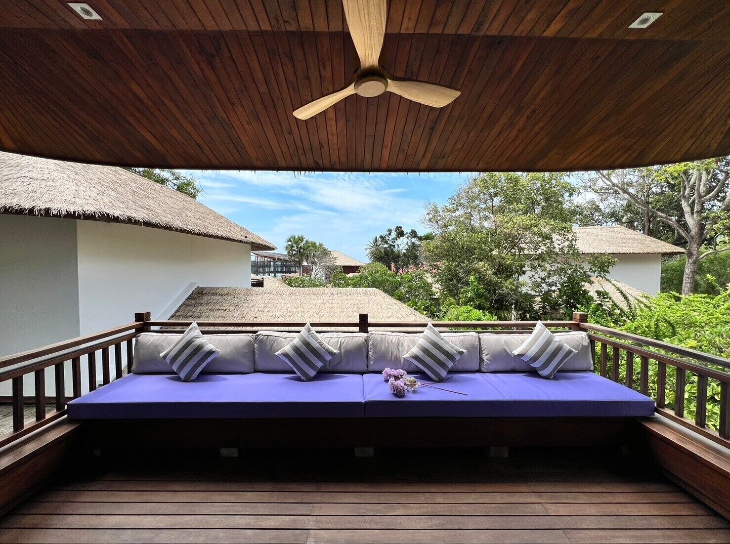 Luxtalay Khanom Hotel