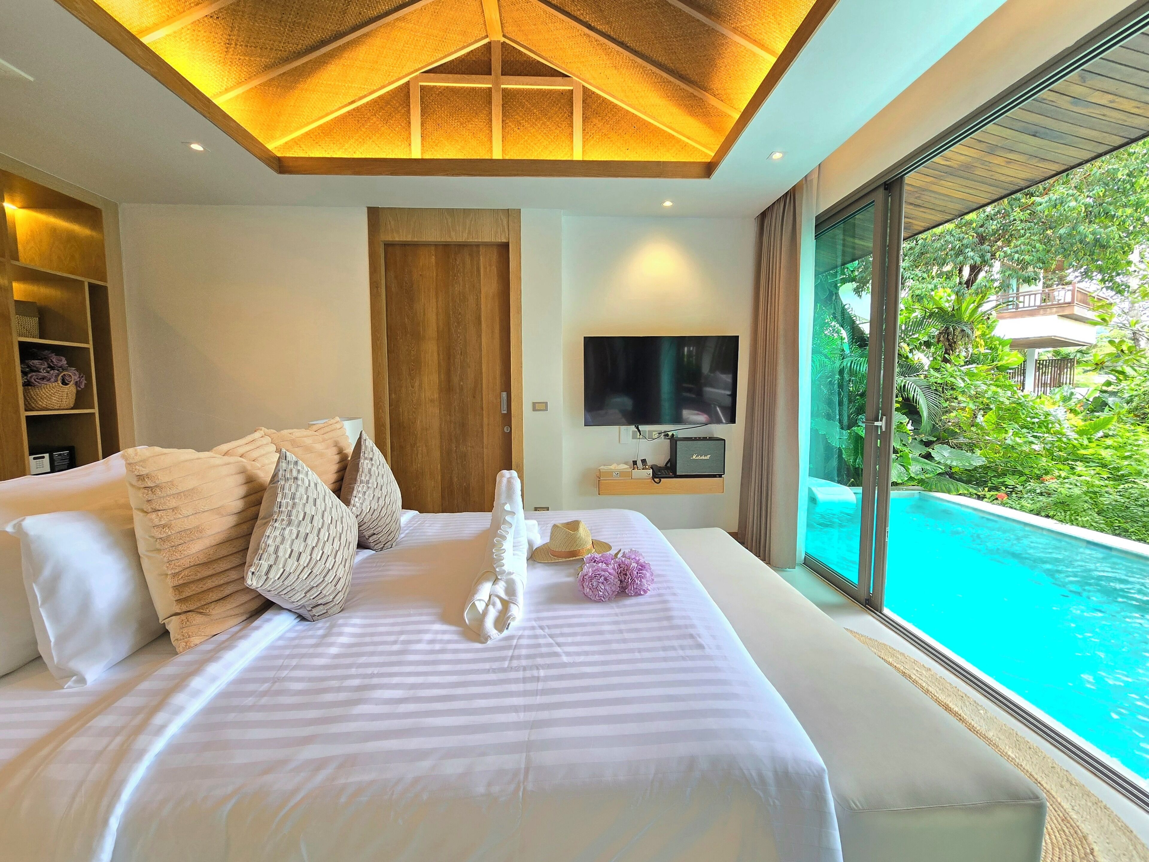 Luxtalay Khanom Hotel