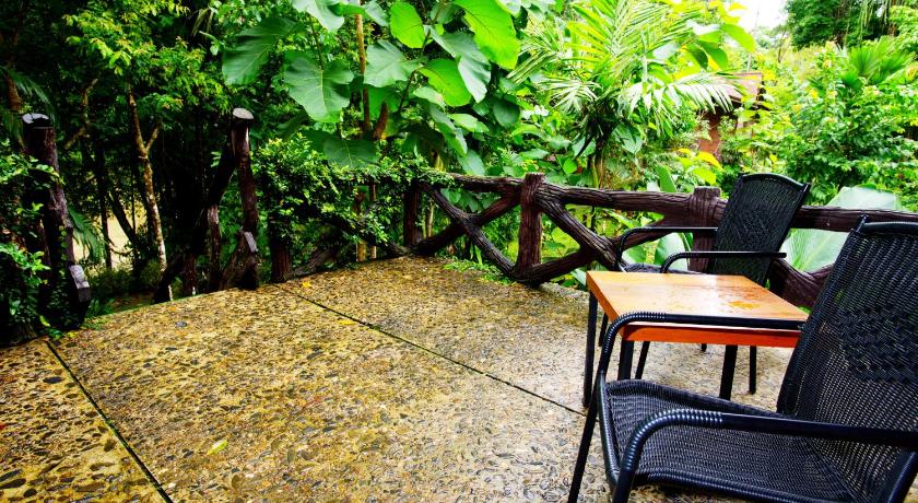 Art's Riverview Lodge