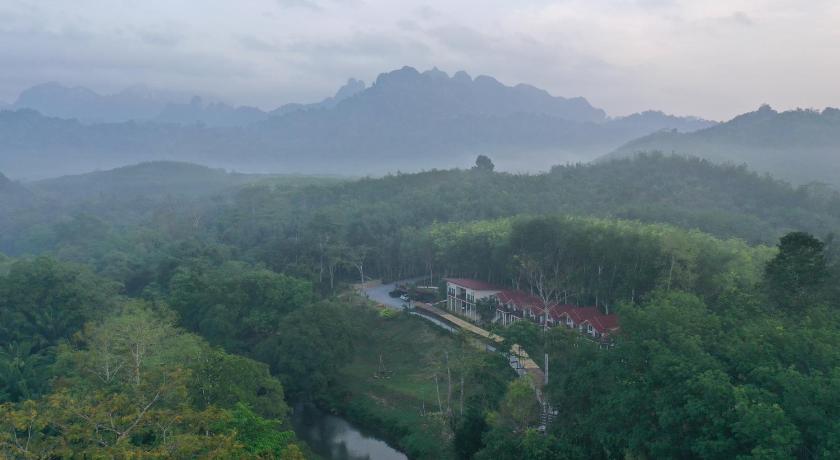 Khao Sok River Home Resort