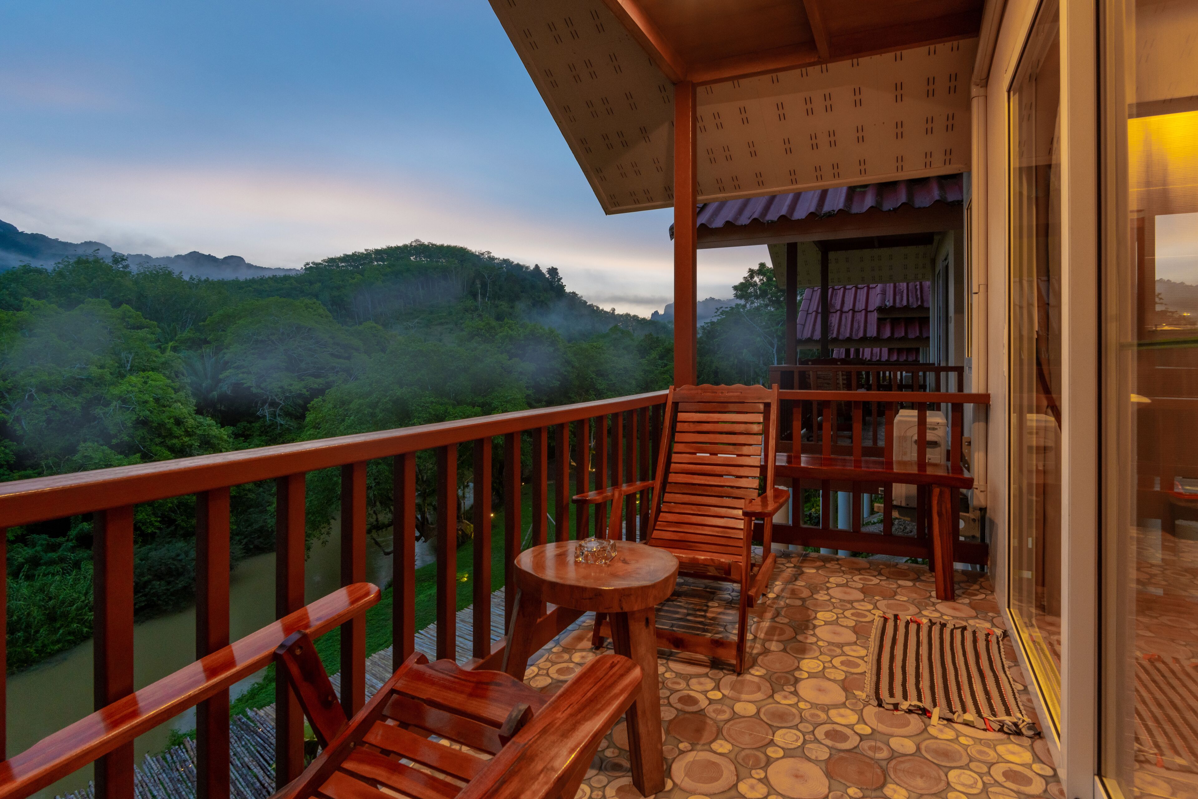 Khao Sok River Home Resort