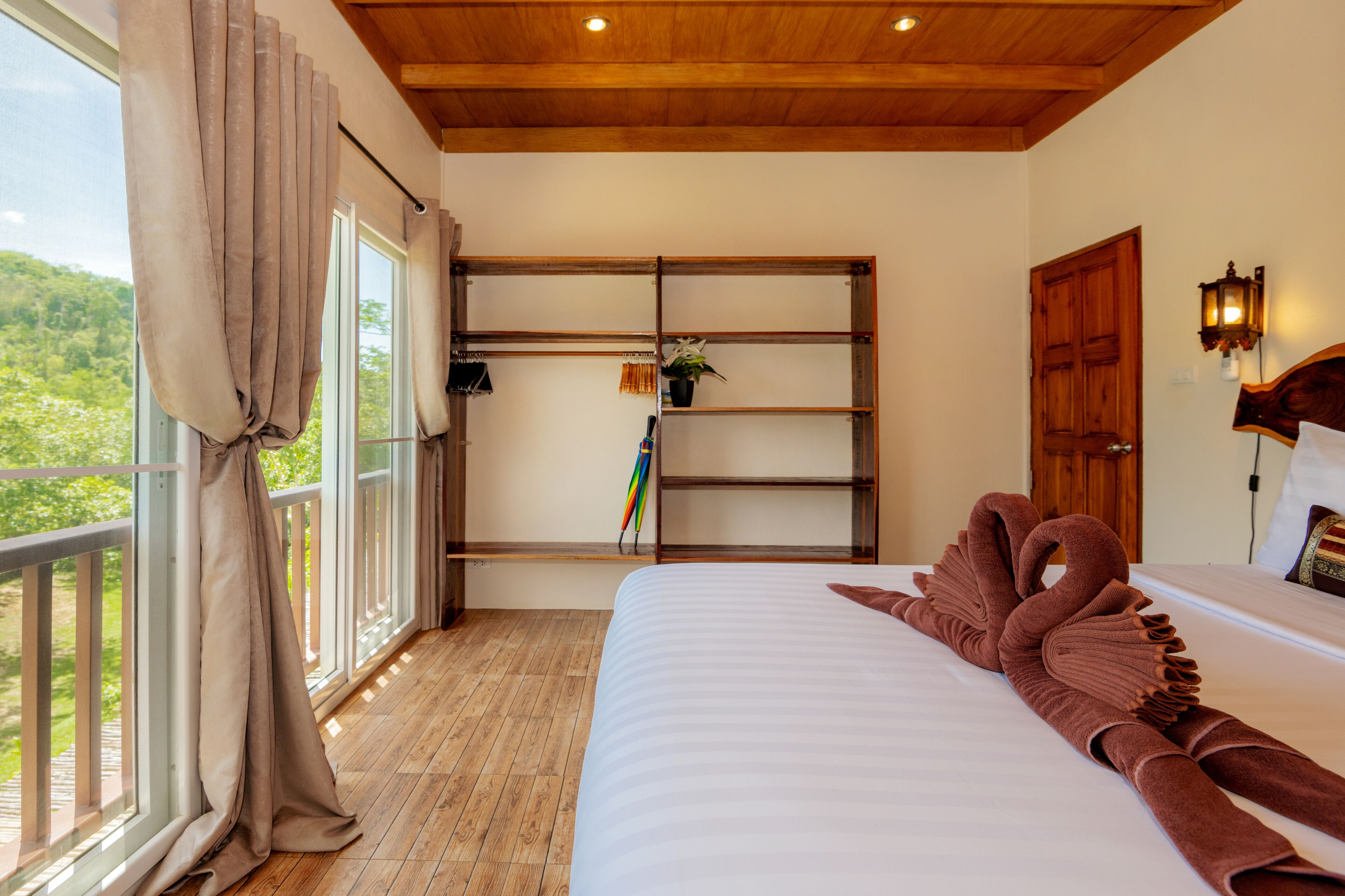 Khao Sok River Home Resort