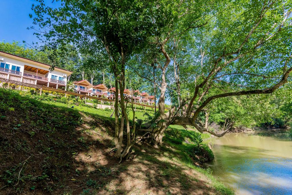 Khao Sok River Home Resort