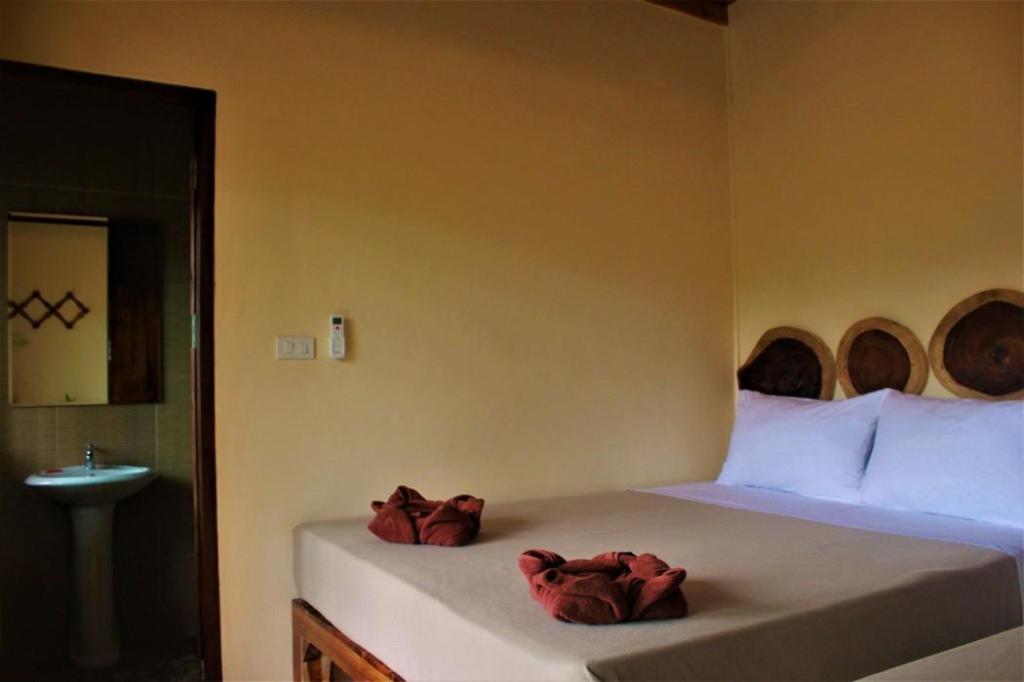 Khao Sok River Home Resort