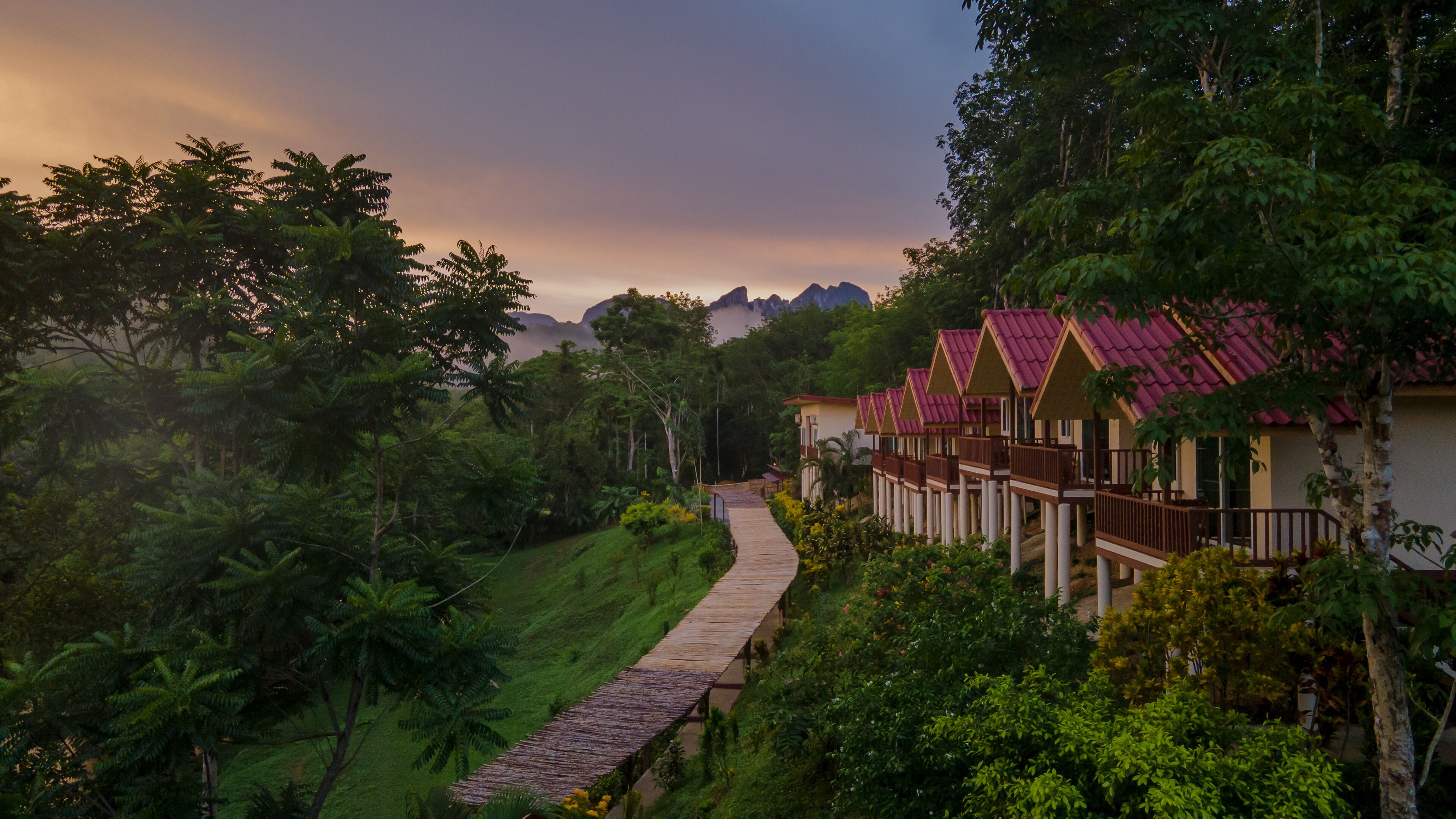 Khao Sok River Home Resort
