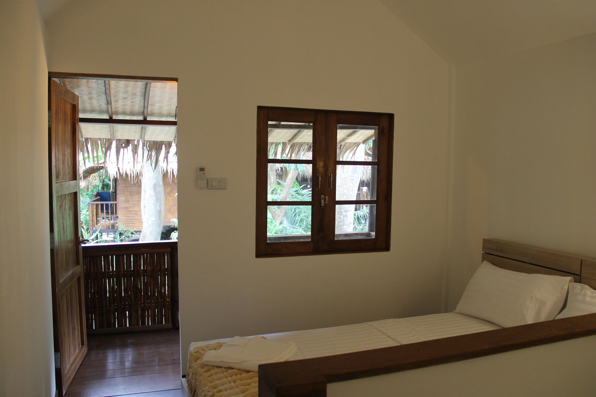 Gecko Lipe Resort