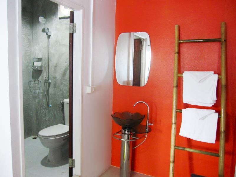 Lipe Corner Guesthouse
