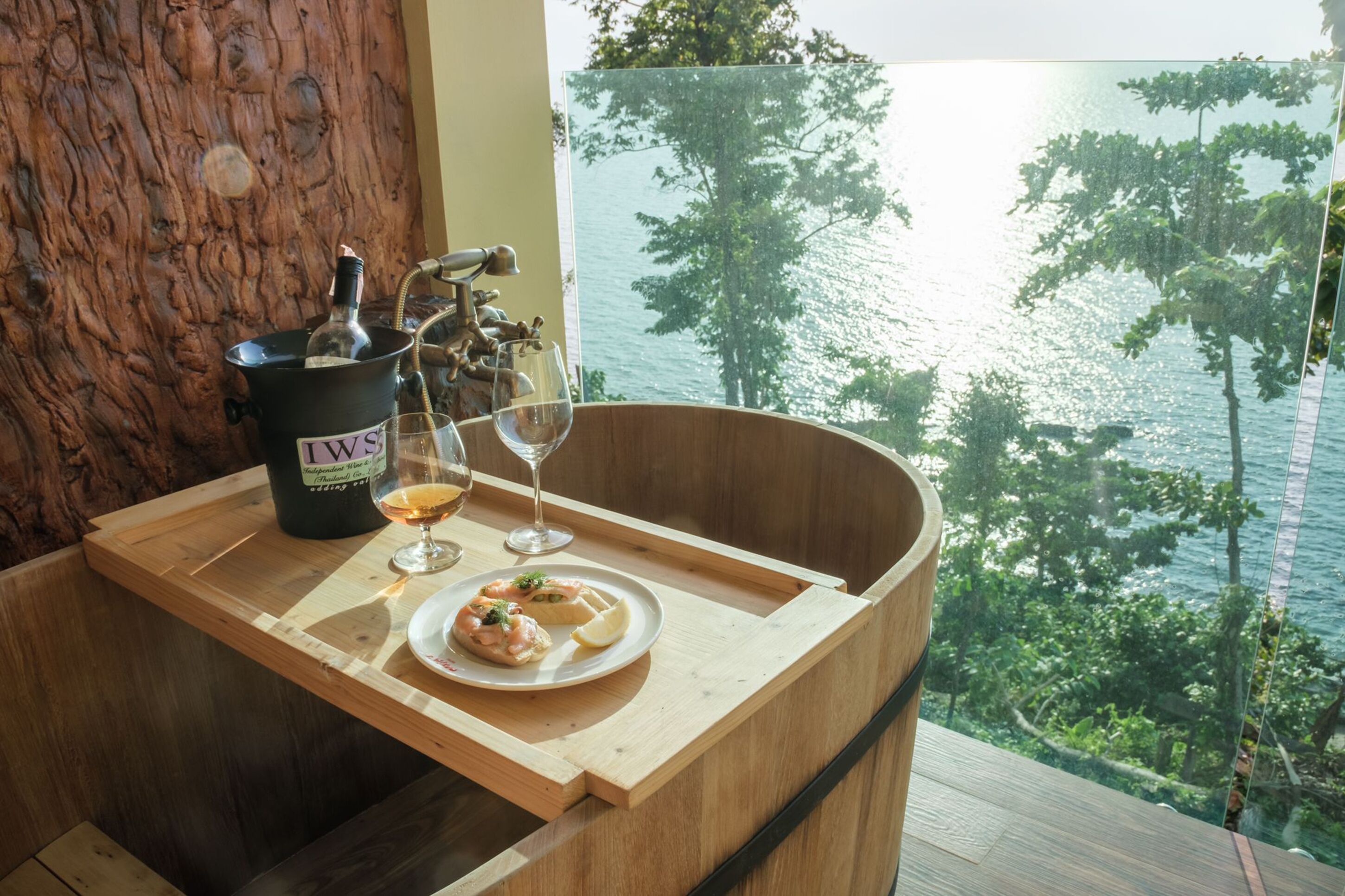 Cliff Lanta Suite