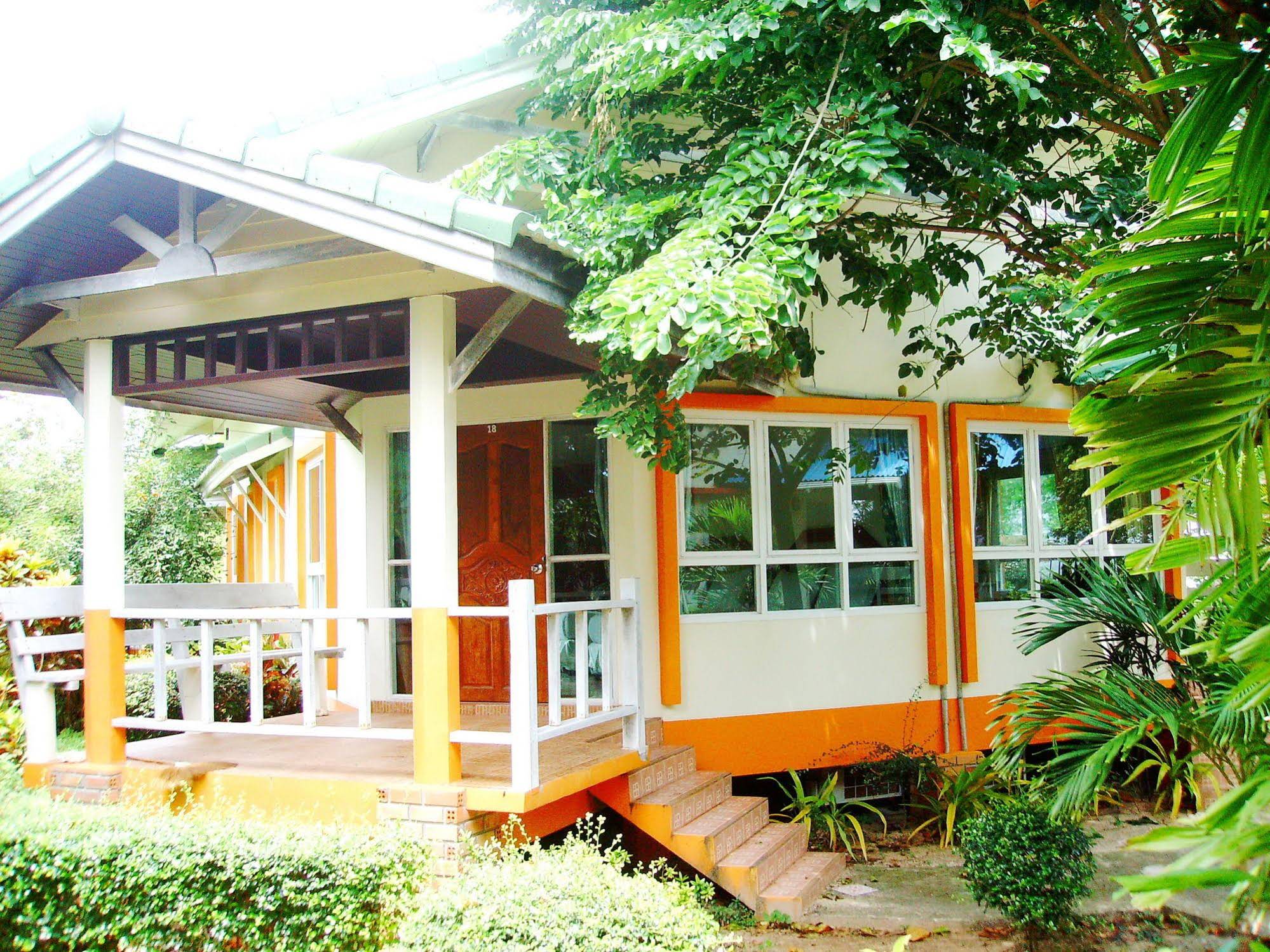 Lanta Palm Beach Resort