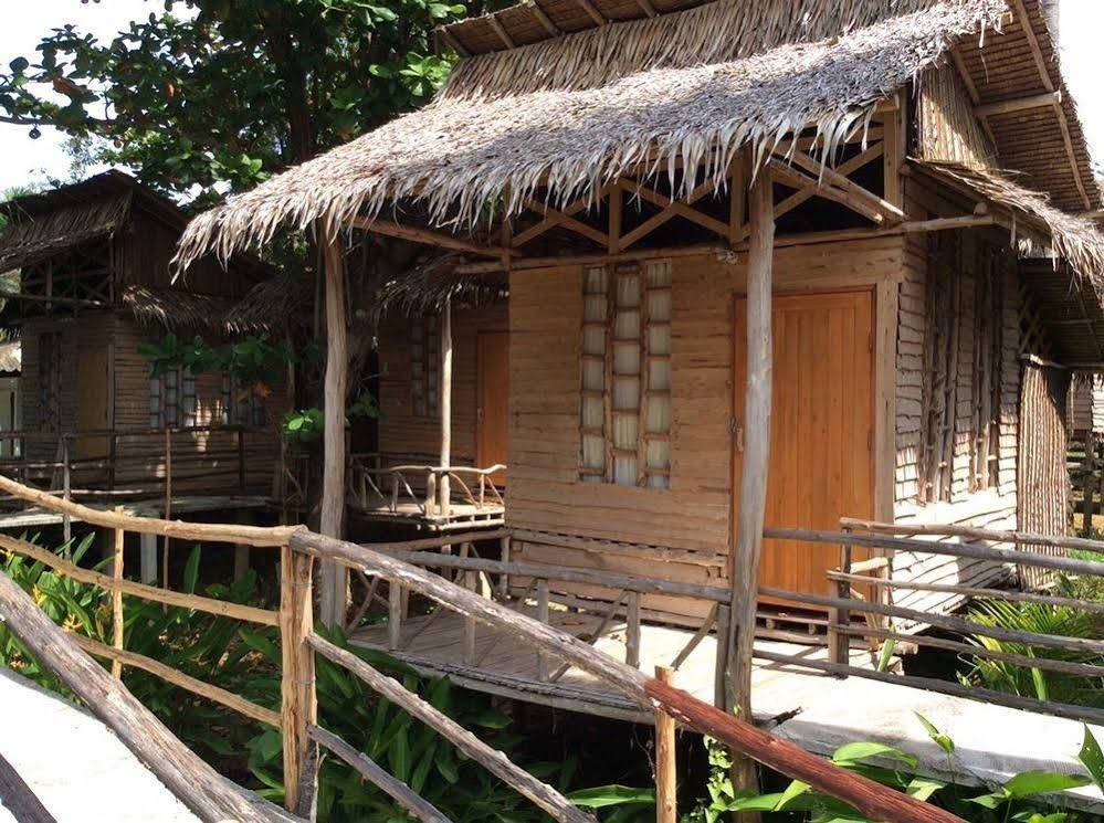 Lanta Riversand Resort