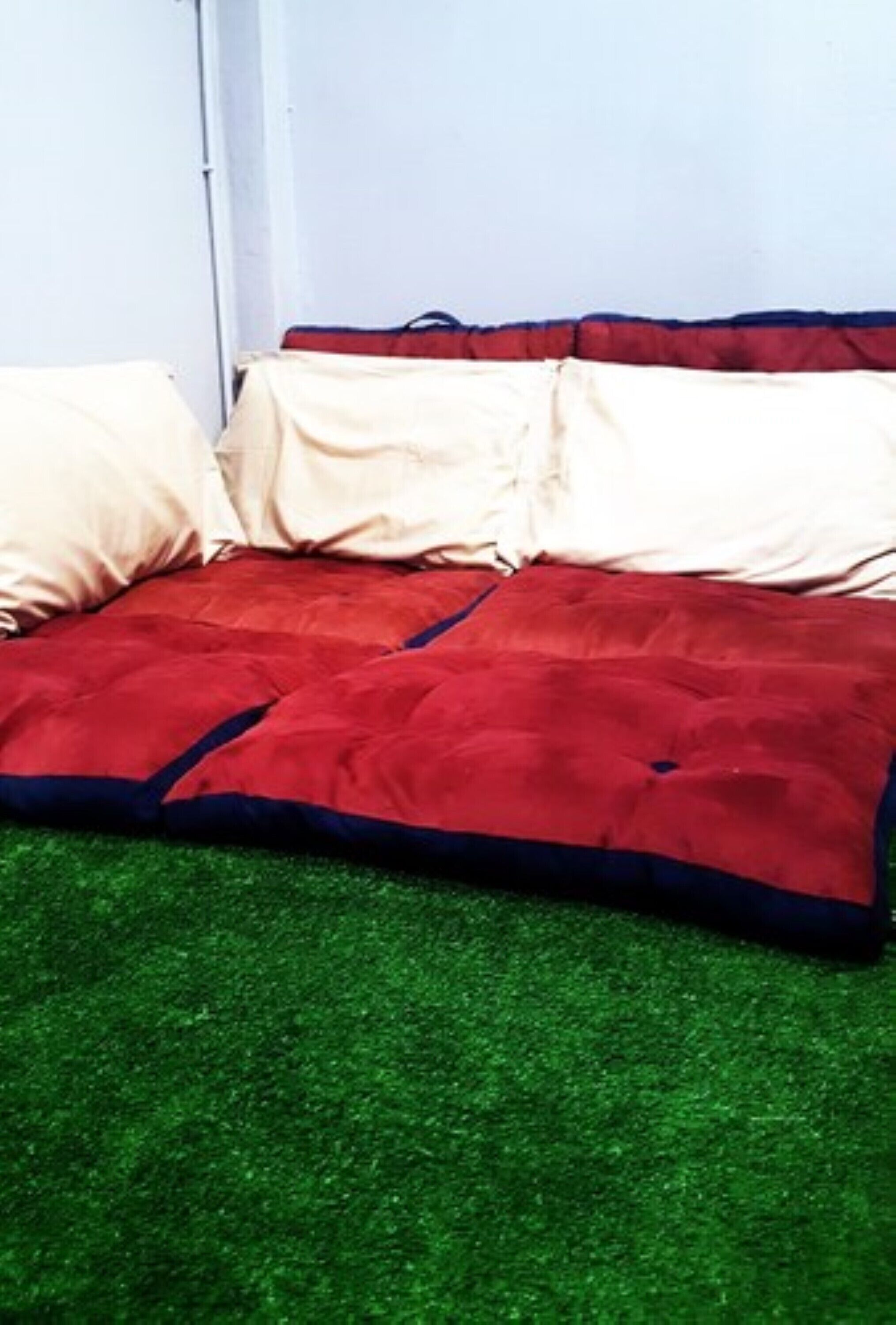 8 Sleeper Street Hostel