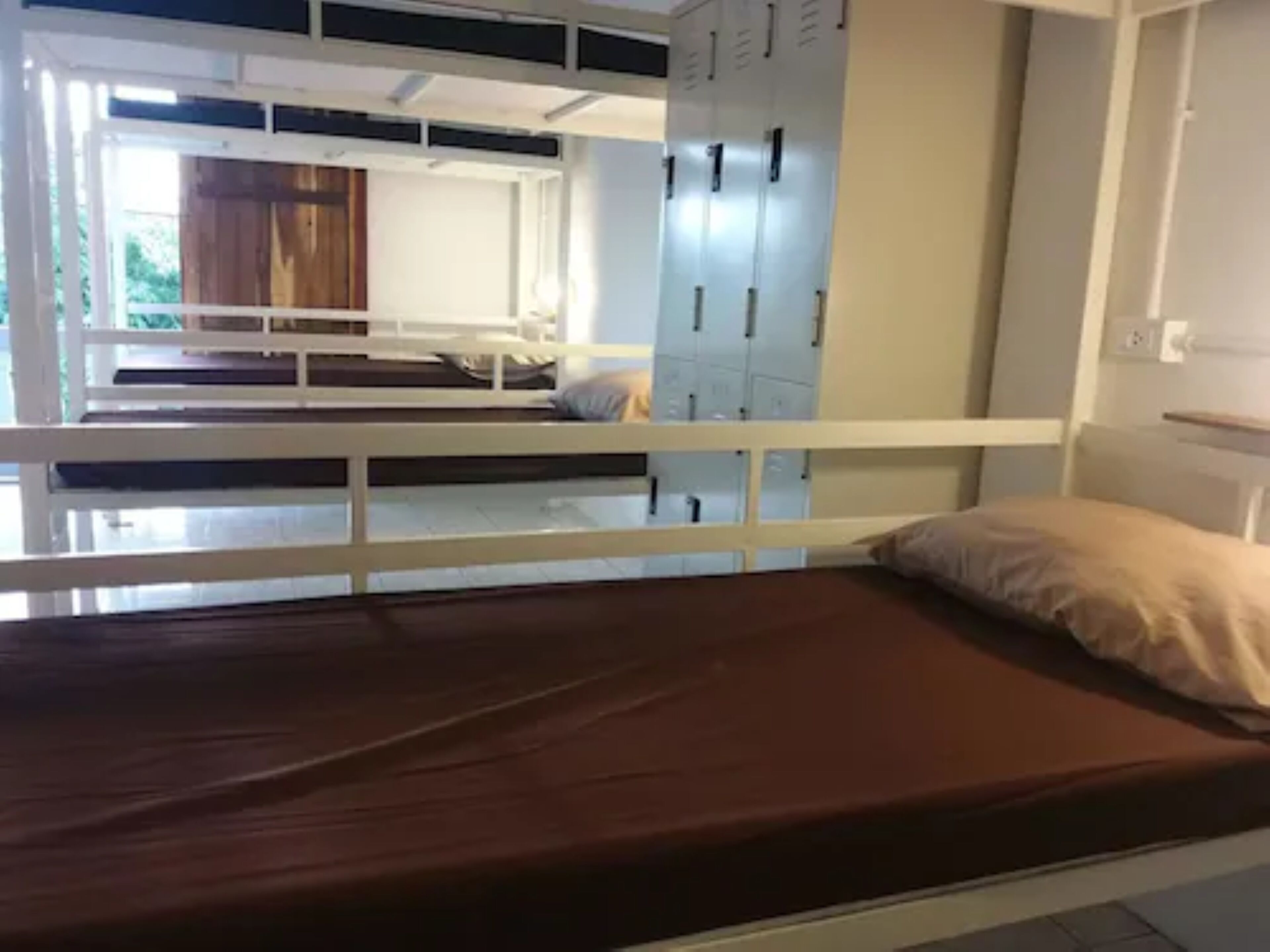 8 Sleeper Street Hostel