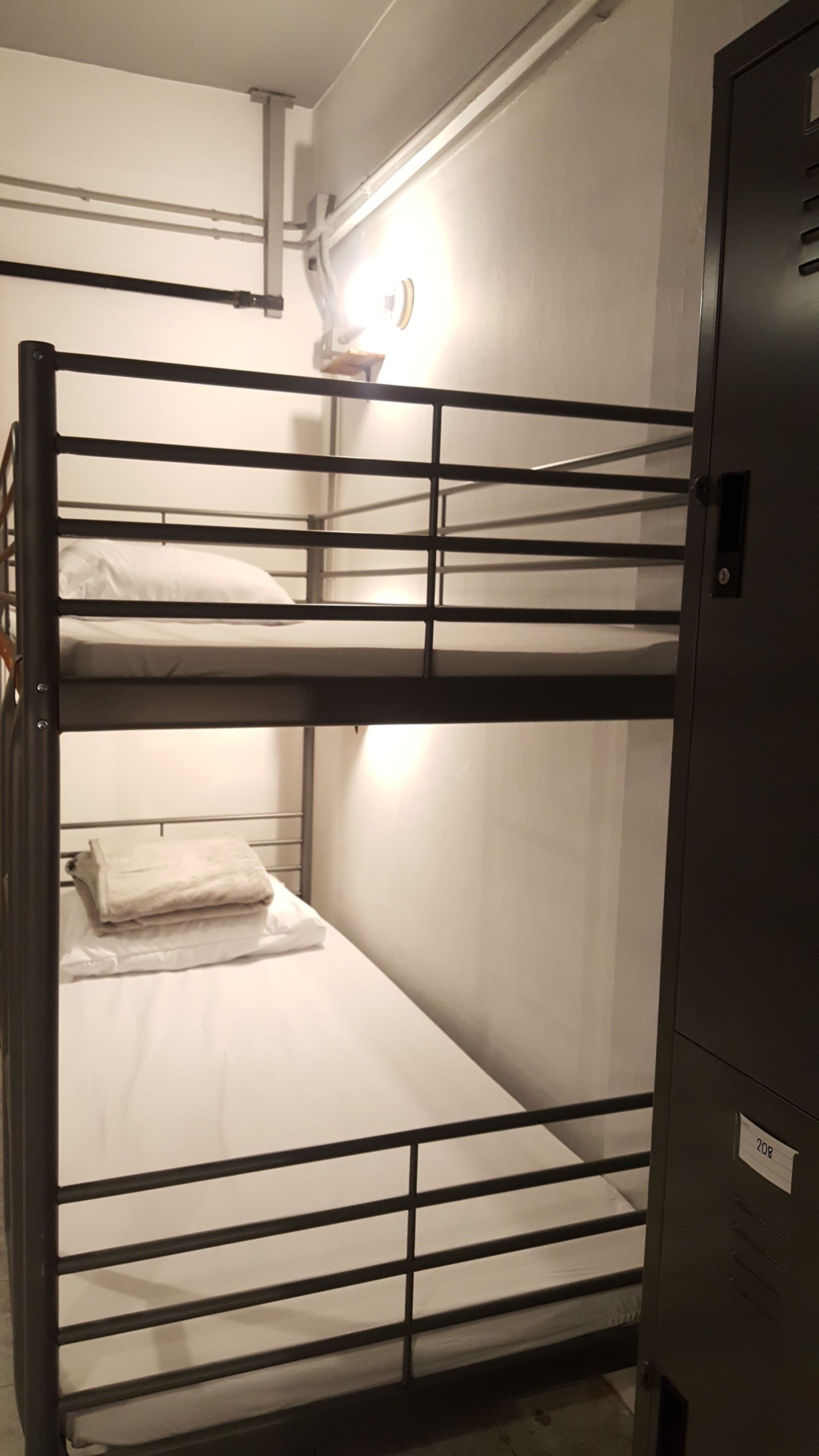 8 Sleeper Street Hostel