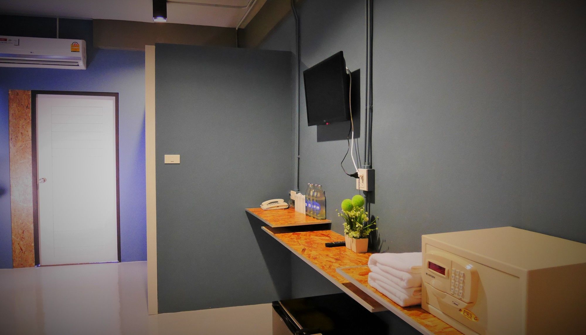 Amity Poshtel
