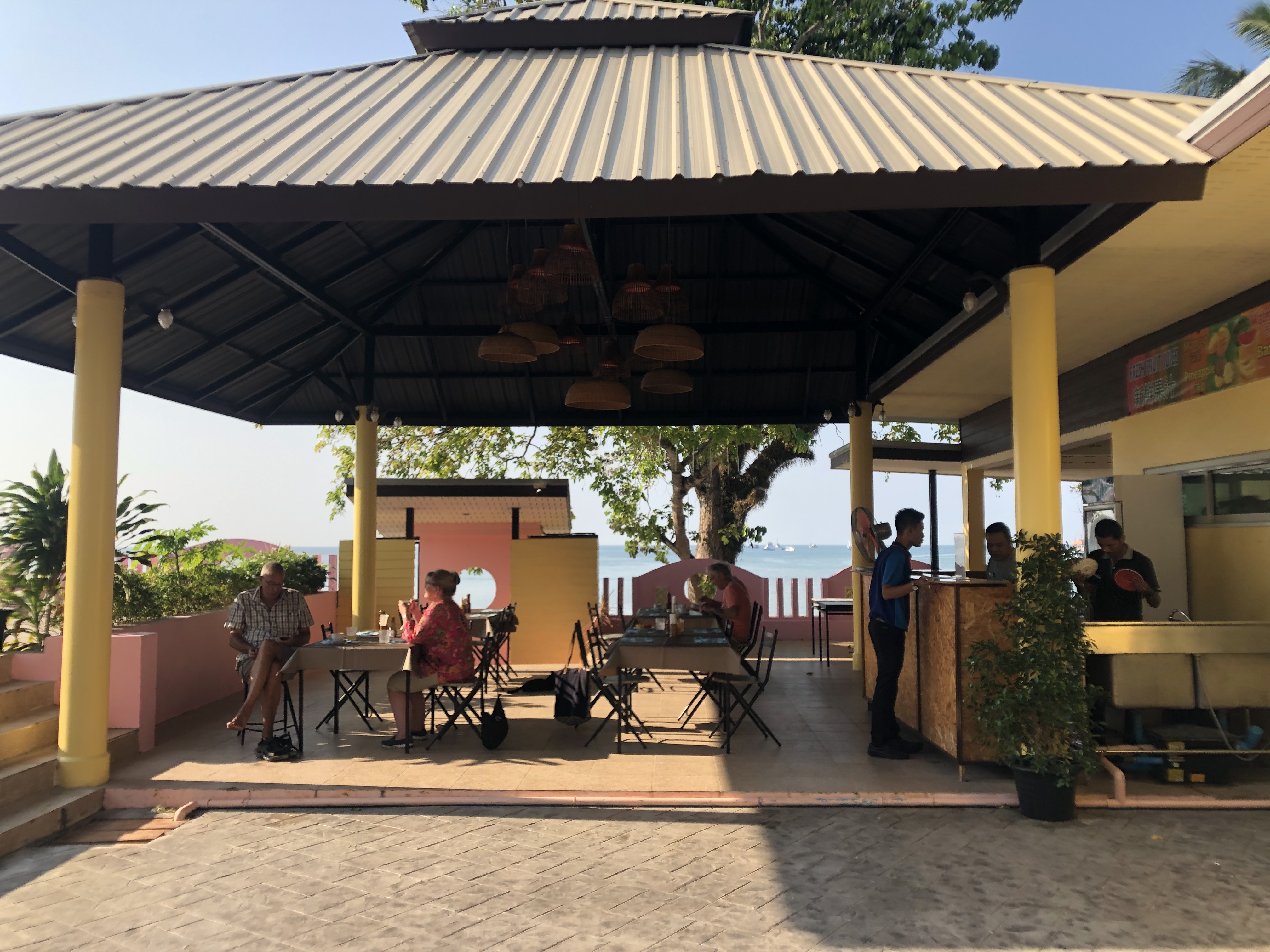 Anyavee Nam Mao Beach Resort