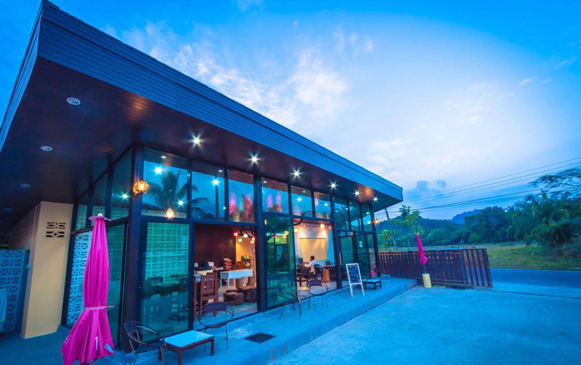 Krabi Good Luck Resort