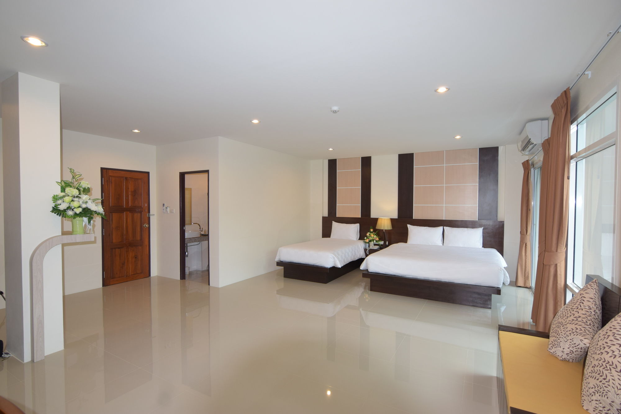 Peak Boutique City Hotel